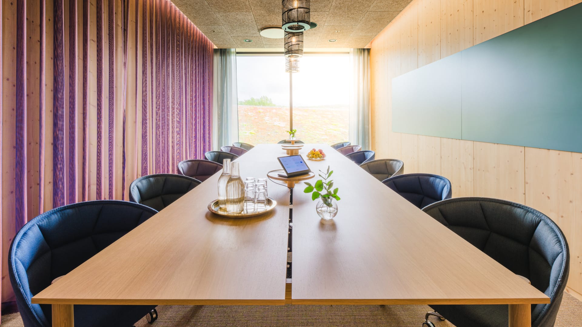 Fields conference room at World of Volvo in Gothenburg, ideal for board meetings and team meetings.