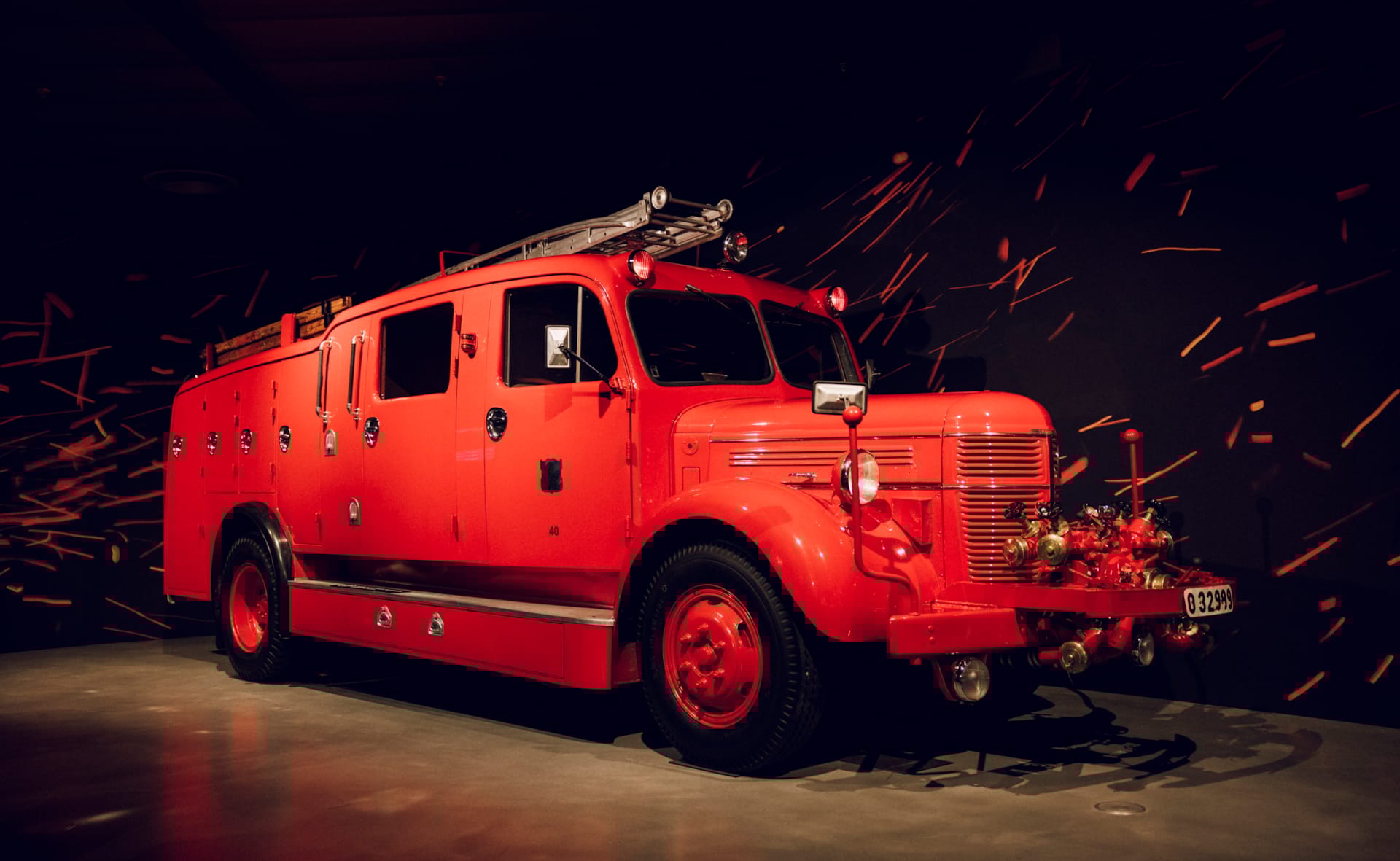 Klassiskt brandfordon  i utställningen ”In Case of Emergency” på World of Volvo i Göteborg.